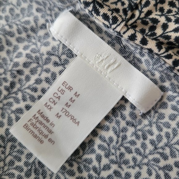 H&M Off Shoulders Top Cream and Dark Blue Size M NEW - Picture 4 of 5